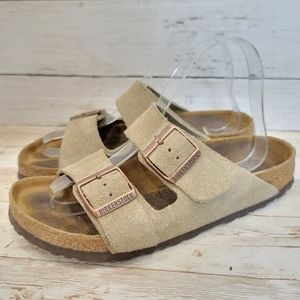 Birkenstock Arizona sandals in biege suede